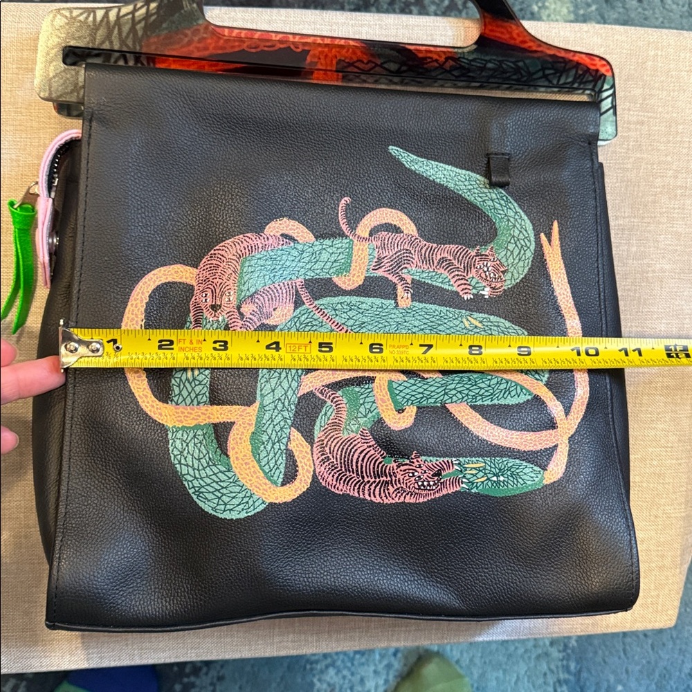 Min & Mon Black Bag with Vibrant Snake Design - Picture 15 of 16